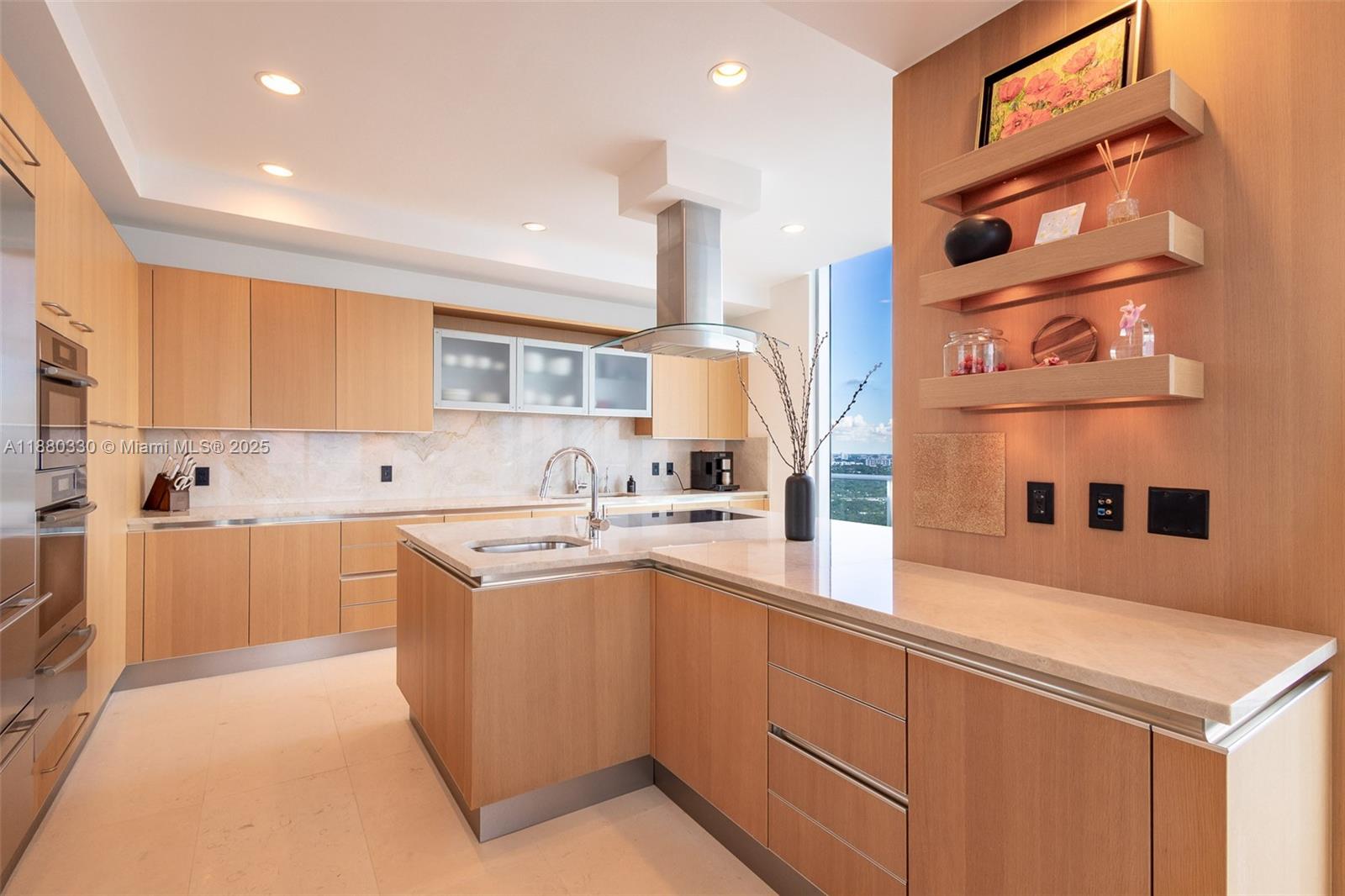 GROVENOR HOUSE CONDO - Residential