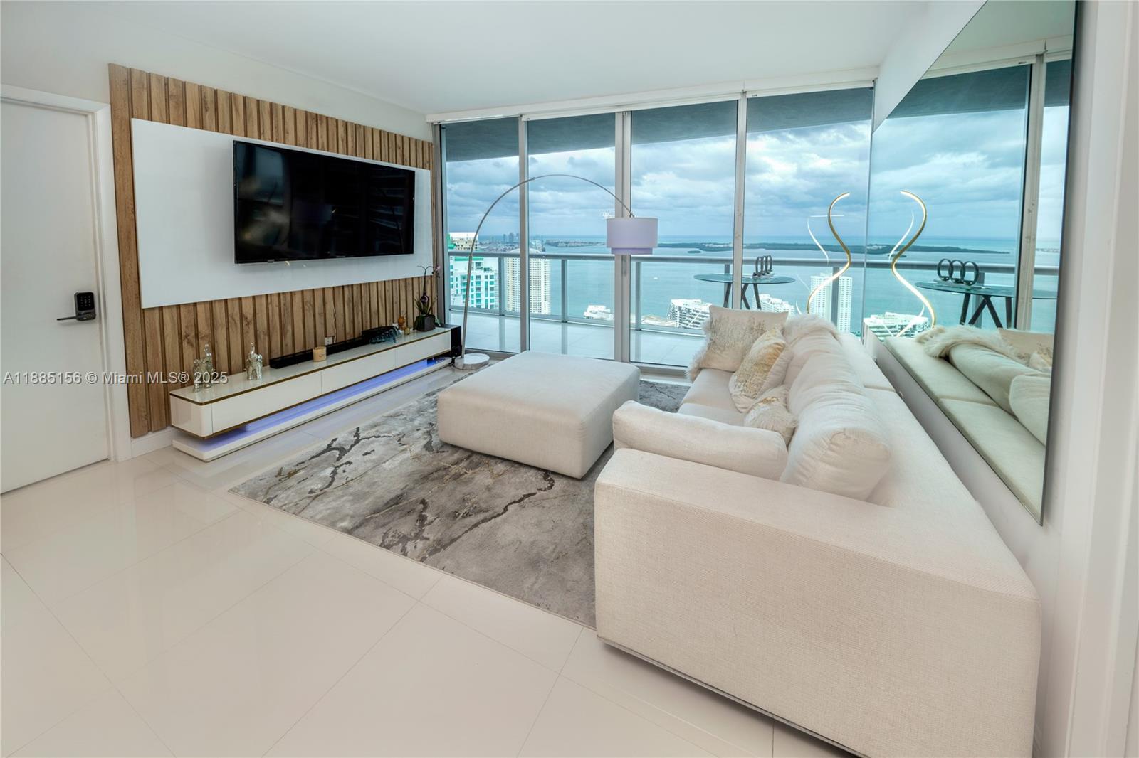 465 Brickell av 4705