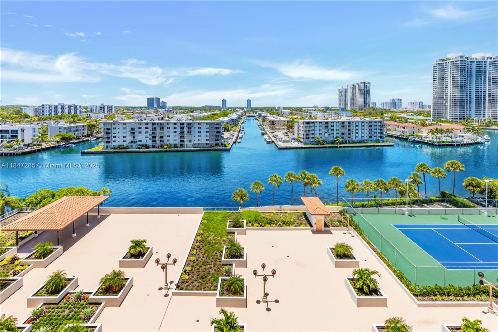 WINSTON TOWERS 700 CONDO - Residential