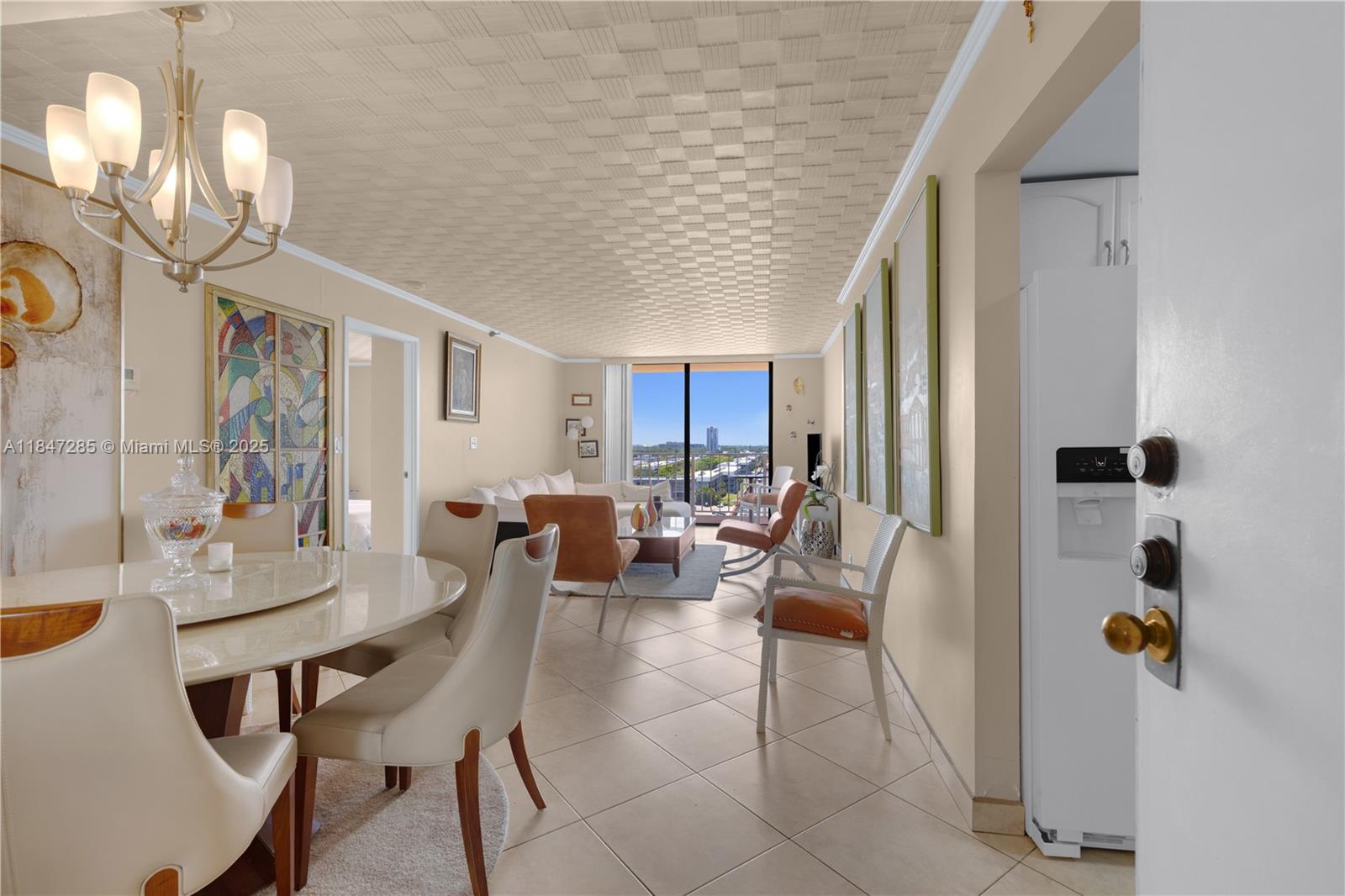 WINSTON TOWERS 700 CONDO - Residential