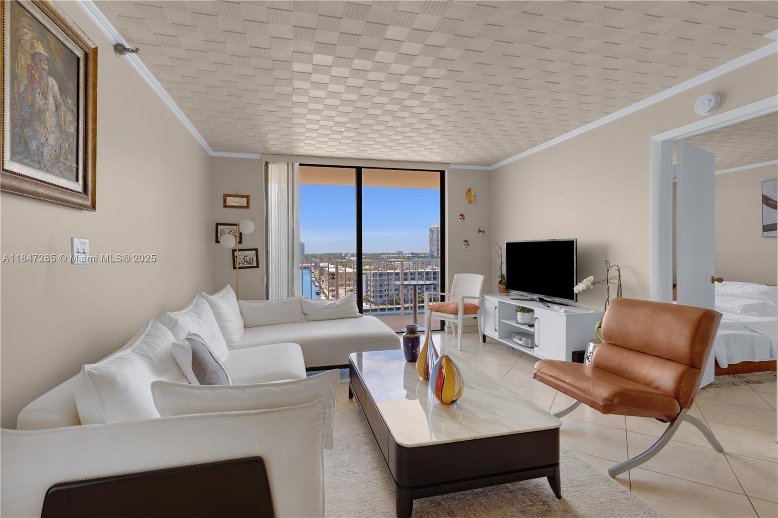 WINSTON TOWERS 700 CONDO - Residential