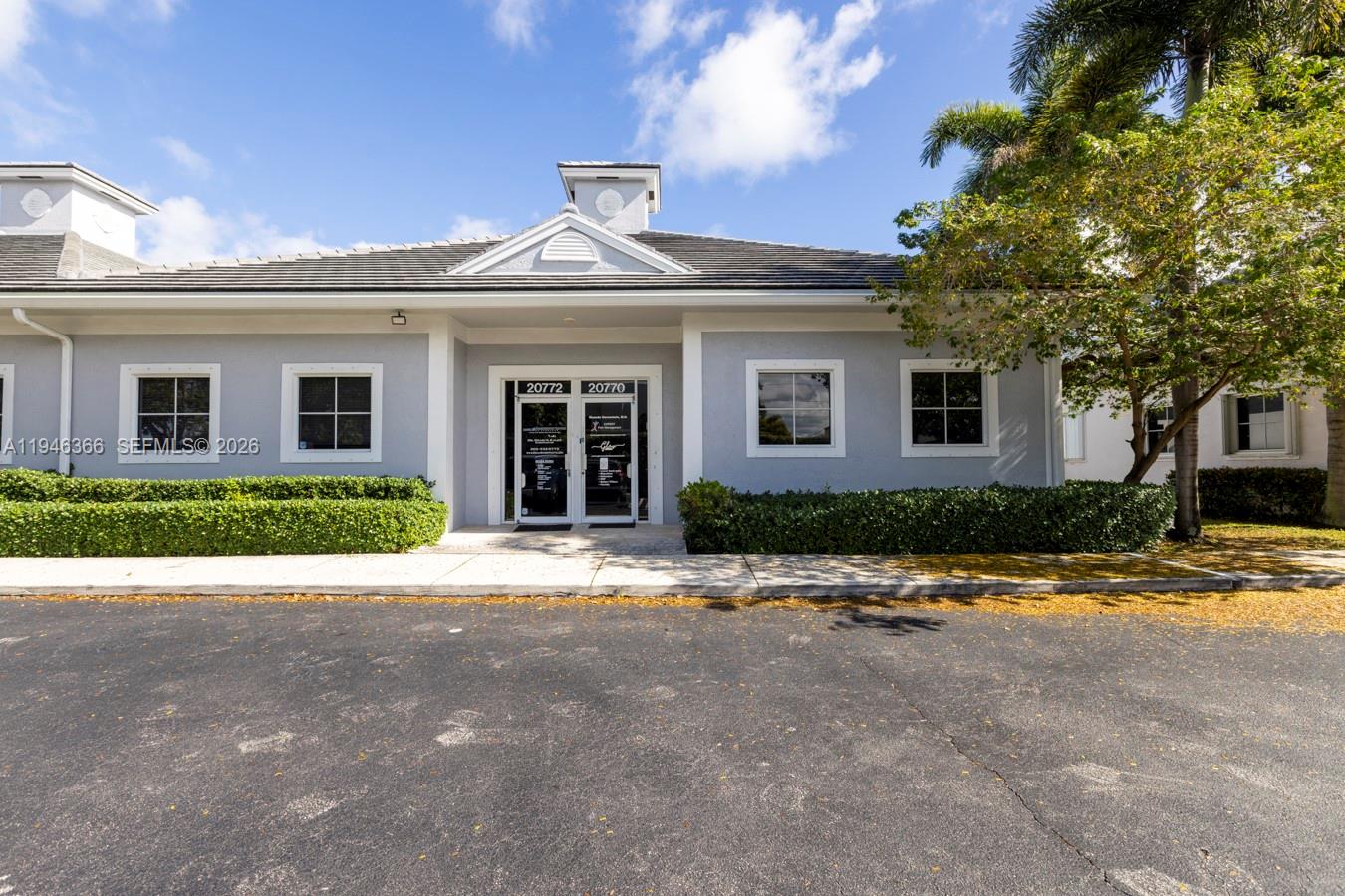 20770 W Dixie Hwy De Hwy