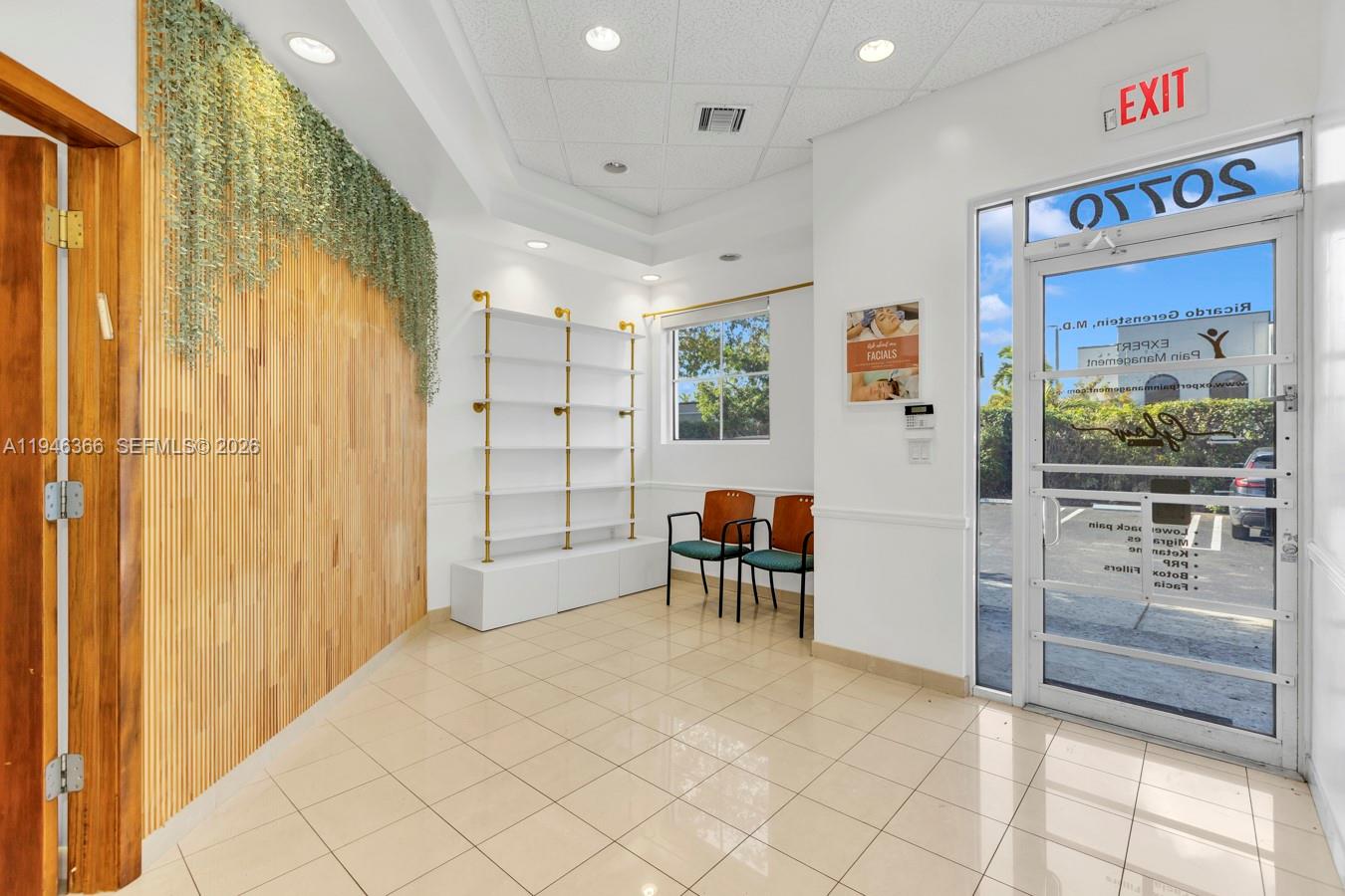 20770 W Dixie Hwy De Hwy