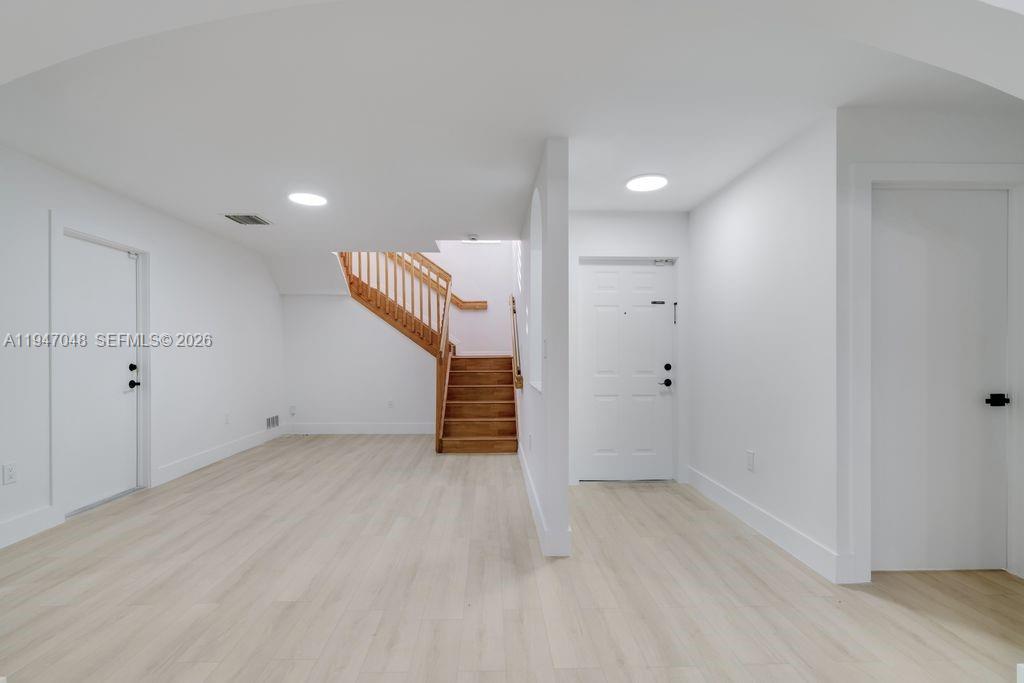 BRISTOL POINTE - Residential