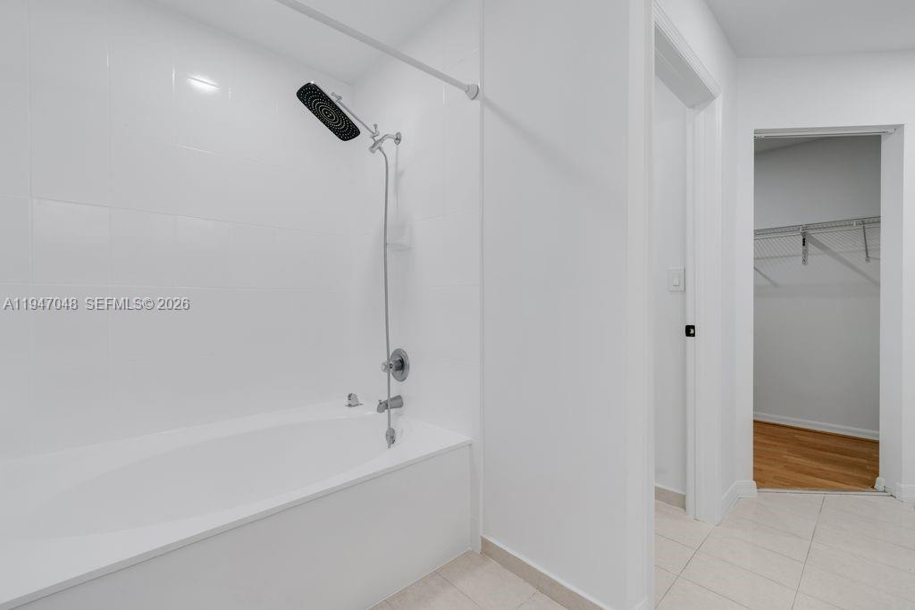 BRISTOL POINTE - Residential