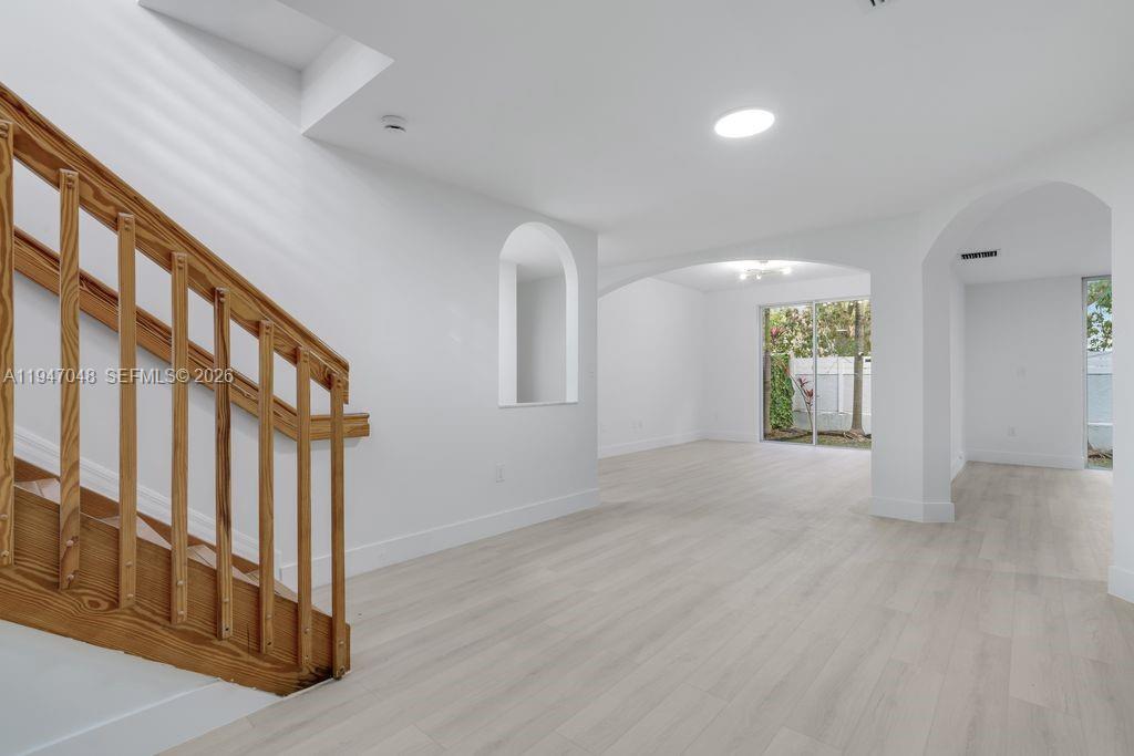 BRISTOL POINTE - Residential