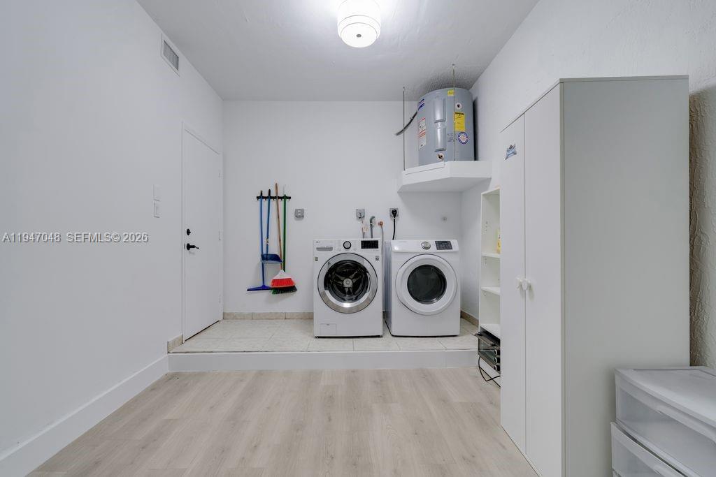 BRISTOL POINTE - Residential