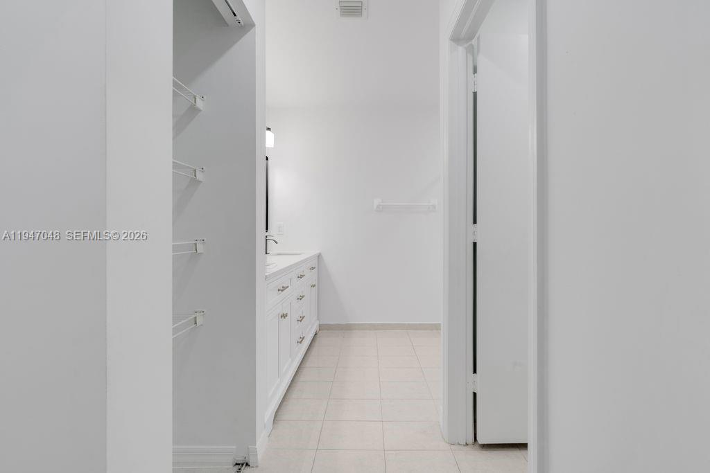 BRISTOL POINTE - Residential