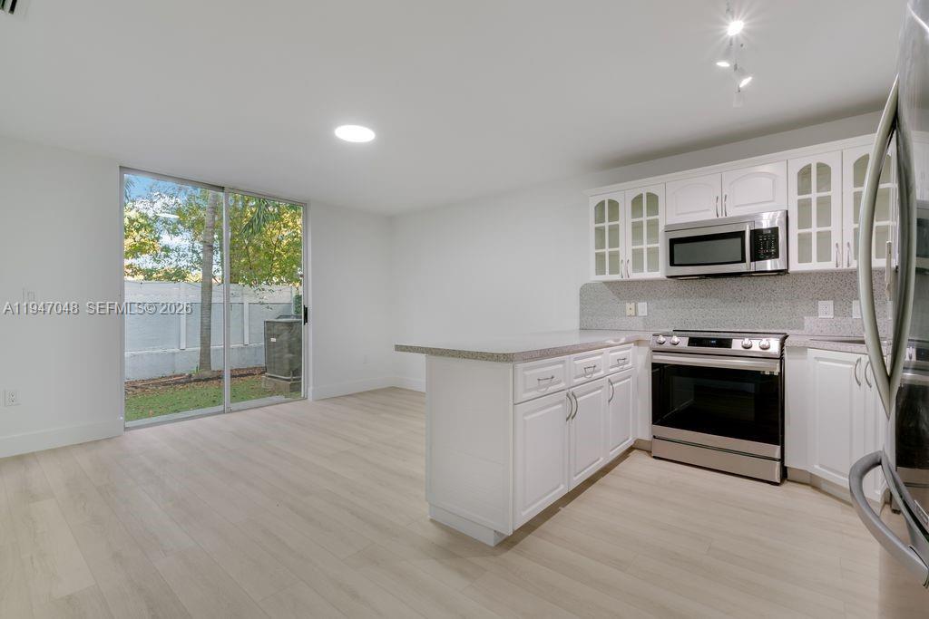 BRISTOL POINTE - Residential