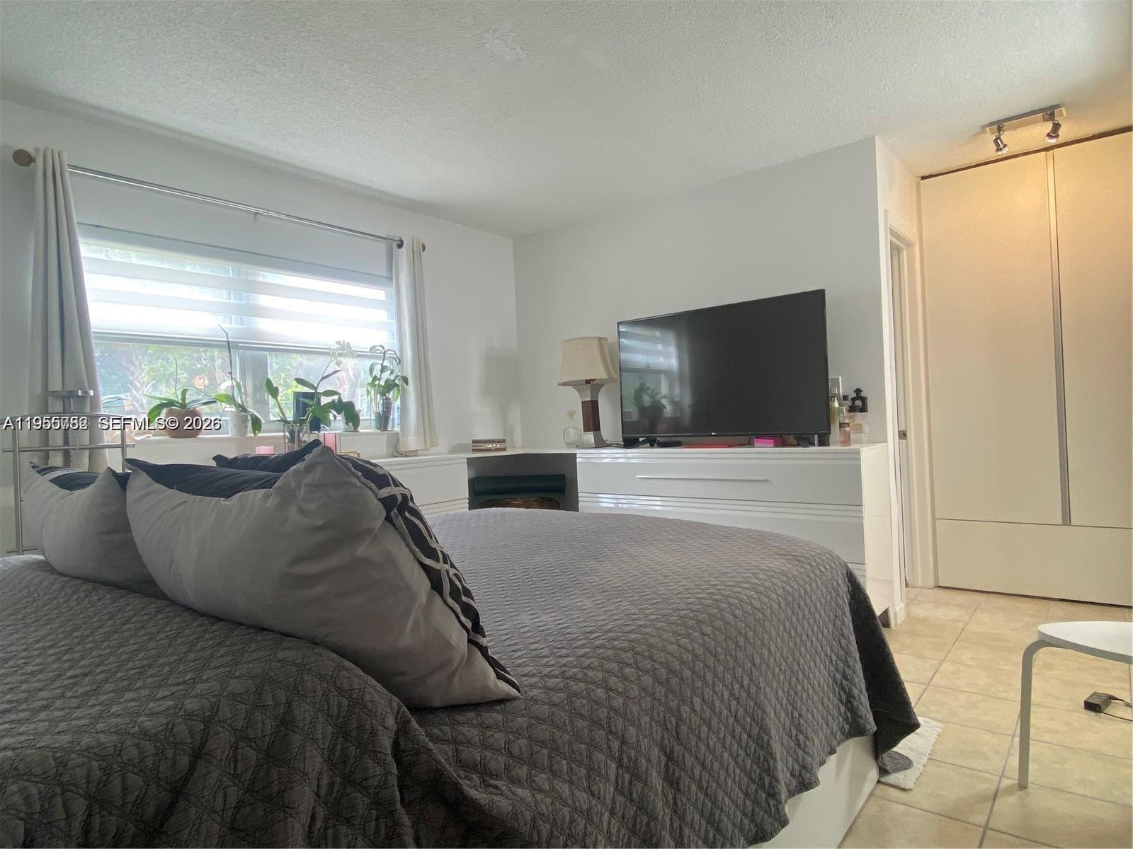 SANTA MONICA CONDOMINIUM - Residential Lease