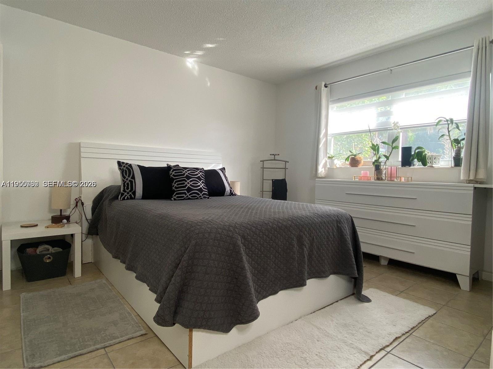 SANTA MONICA CONDOMINIUM - Residential Lease