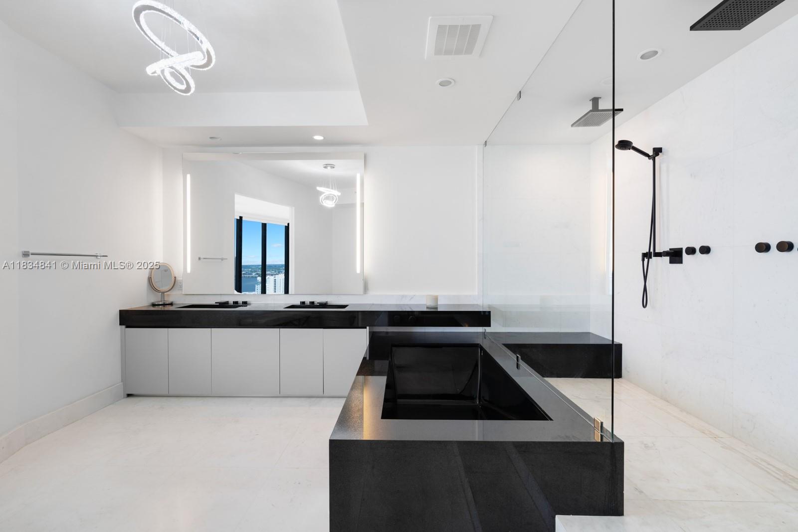 18555 COLLINS AVENUE COND - Residential