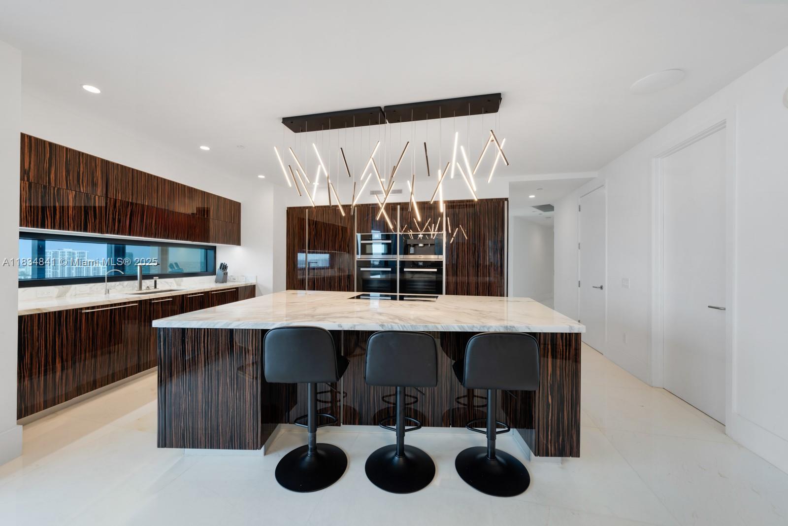 18555 COLLINS AVENUE COND - Residential