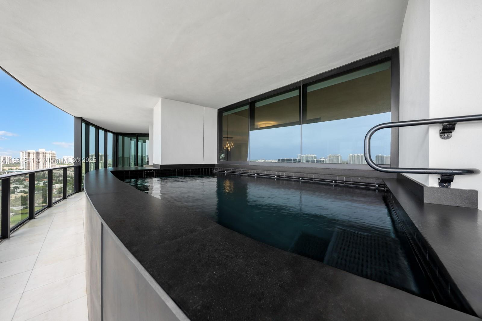 18555 COLLINS AVENUE COND - Residential