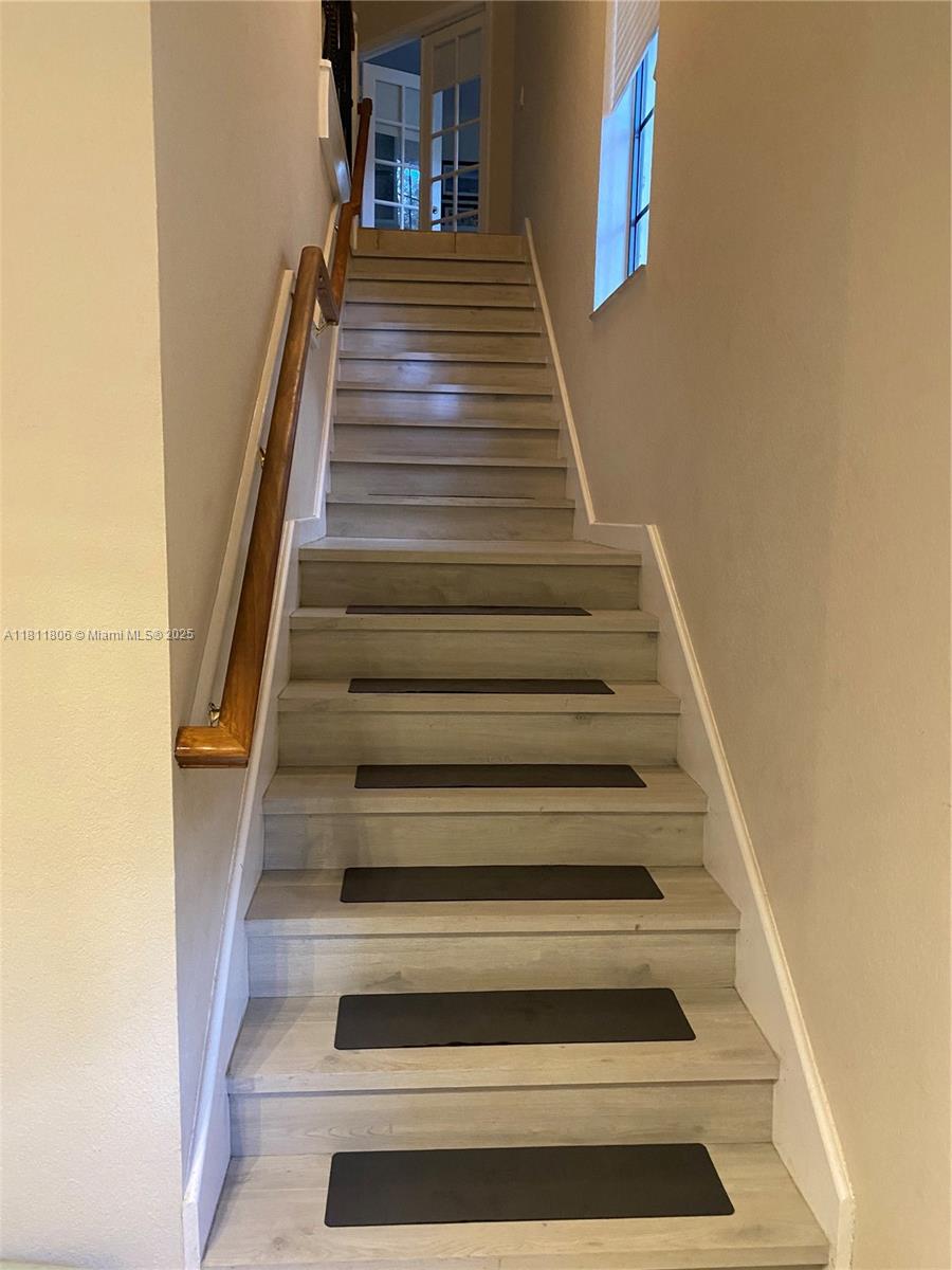 2725 Kinsington Cir 4-3