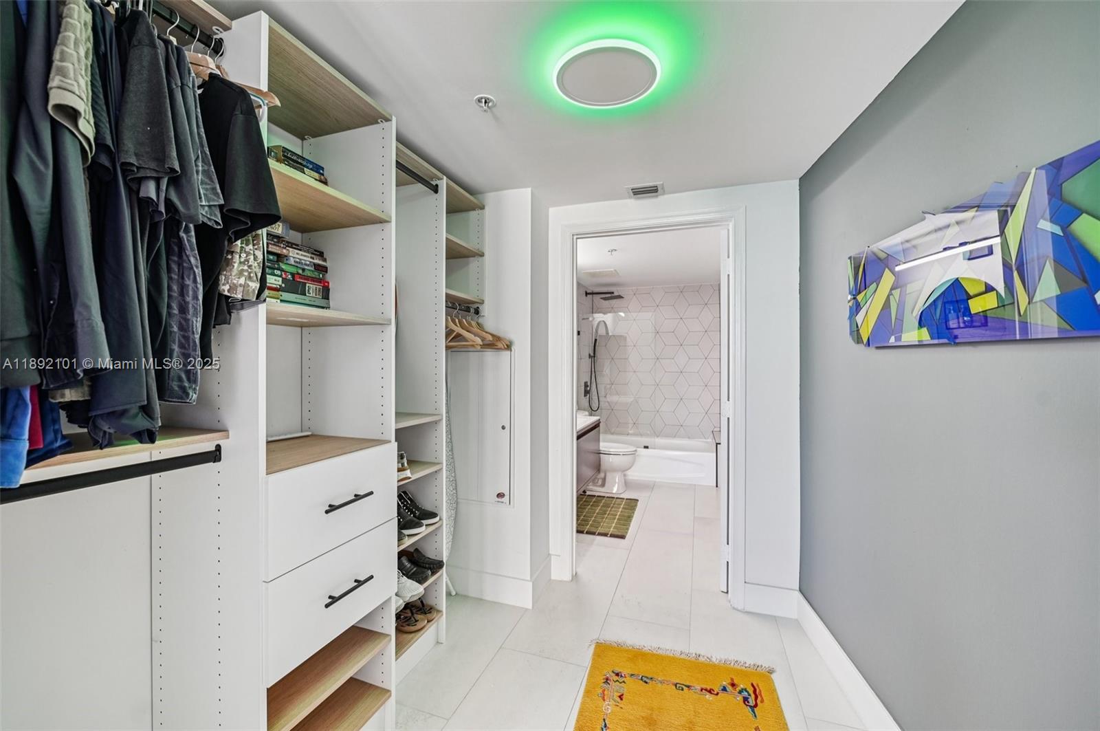 OPERA TOWER CONDO - Residential