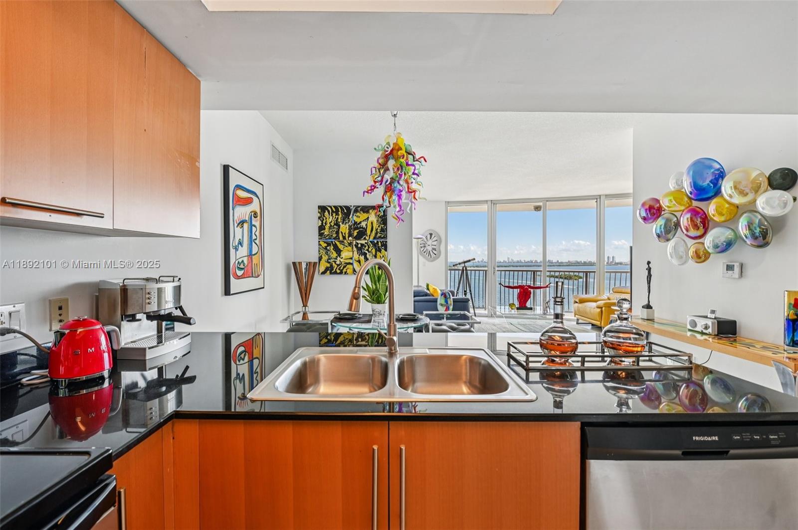 OPERA TOWER CONDO - Residential