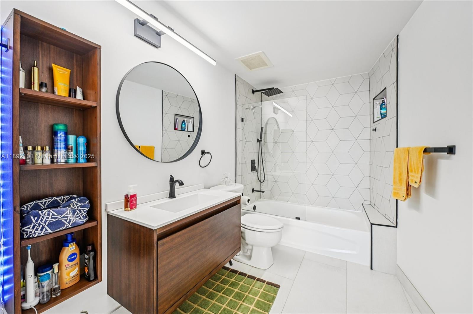 OPERA TOWER CONDO - Residential