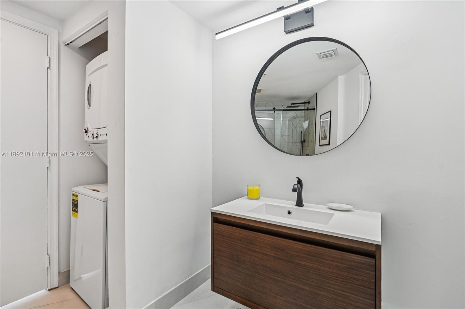 OPERA TOWER CONDO - Residential