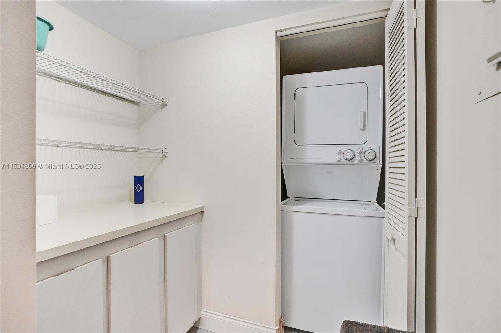 SUMMIT CONDO - Residential