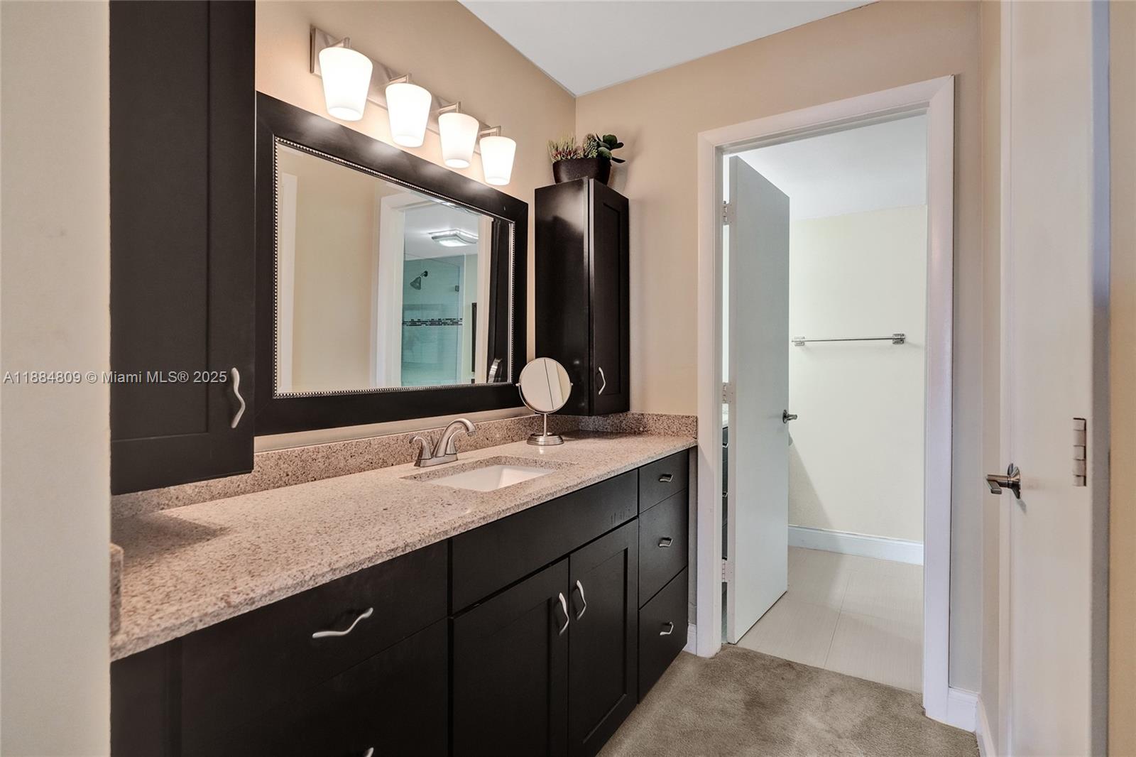 SUMMIT CONDO - Residential