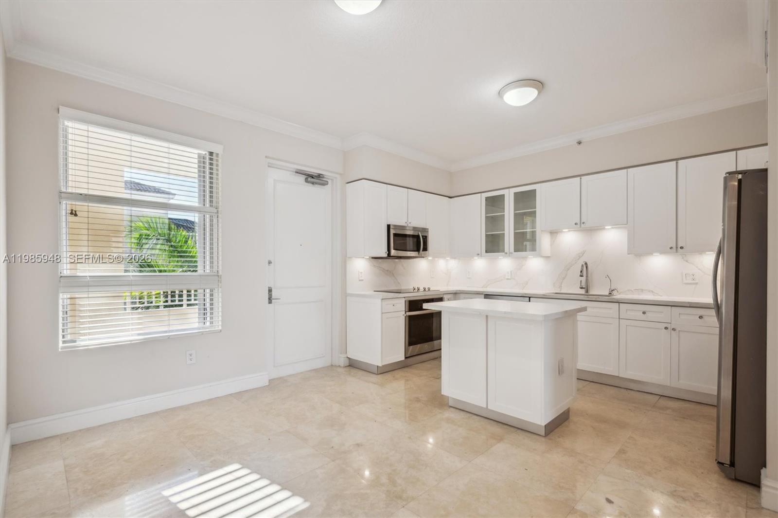 719 Crandon Blvd PH-9