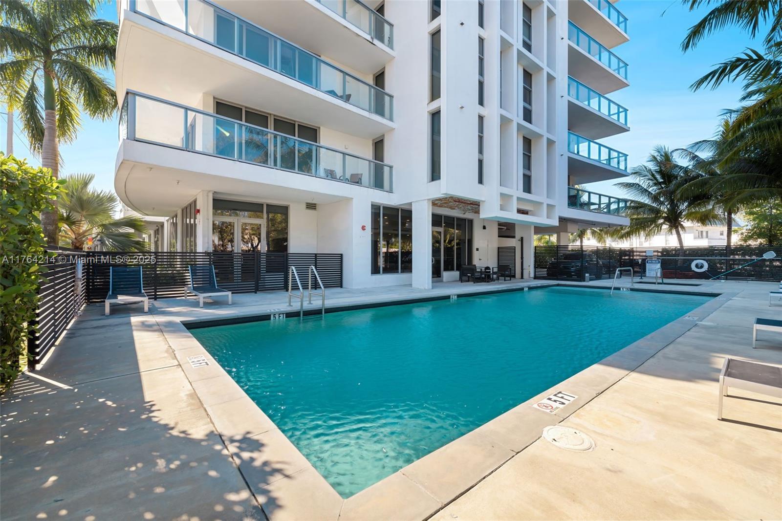 THE HIGHLANDS CONDO - Residential