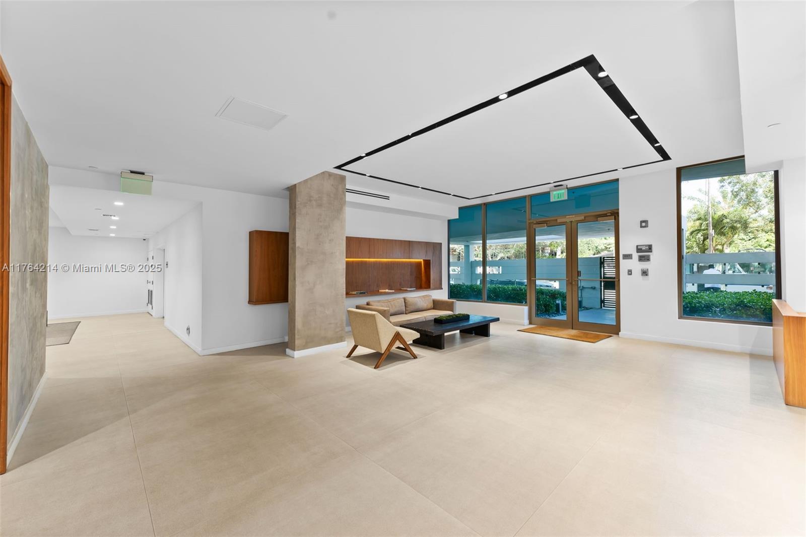 THE HIGHLANDS CONDO - Residential