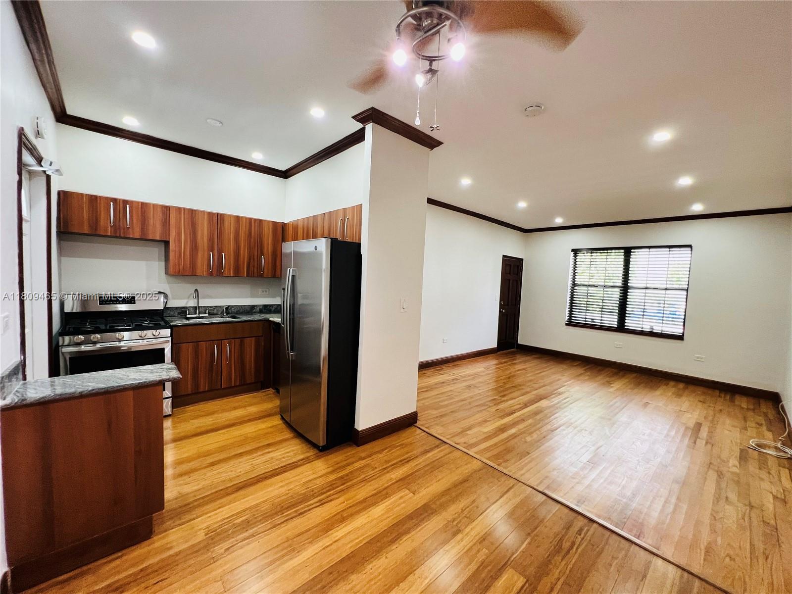 LINCOLN TERRACE SUB - Residential Lease