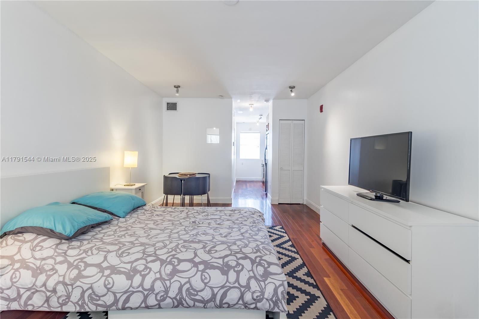 Rental Property at 1340 Drexel Ave 403, Miami Beach, Miami-Dade County, Florida - Bathrooms: 1  - $2,000 MO.