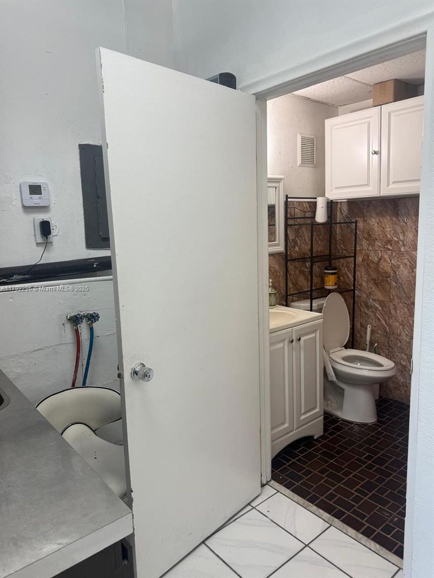 Welcome to yuor wonderfull bussiness oportunity. Le New York is a Beauty salon for sale on Flagler Street. This salon has a lot of foot traffic, there are a lot of bussiness and residencial zone around, such as, Bakery,Latin Pharmacy and USPS office and others. PAYS VERY LOW RENT!!! ($2400).  It has s 4 hair stylist stations, 5 manicure stations. 2 spa chairs, 2 shampoo bowls and 1 private Spa room and 1 private bathroom. It is located in a good location zone. The bussiness have many front paking lotes and 8 parking lotes at rears area available at all times. Securities camaras with HD Video recording. Call us anytime.