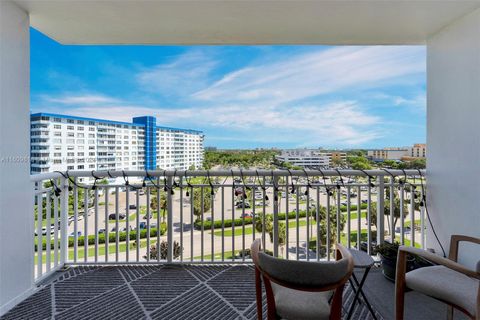 Condominium in Hollywood FL 3800 Hillcrest Dr 36.jpg