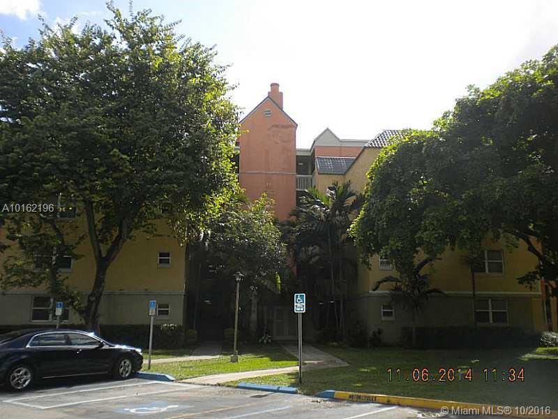 Beautiful and Upgraded 1/1 apartment in Las Vistas at Doral For Rent! Excellent location near Downtown Doral, the trendiest area in town. Close to A+ Schools, parks, shops, entertainment and more. Direct access to main roads and highways. The community includes security patrol and all amenities. This will go fast!