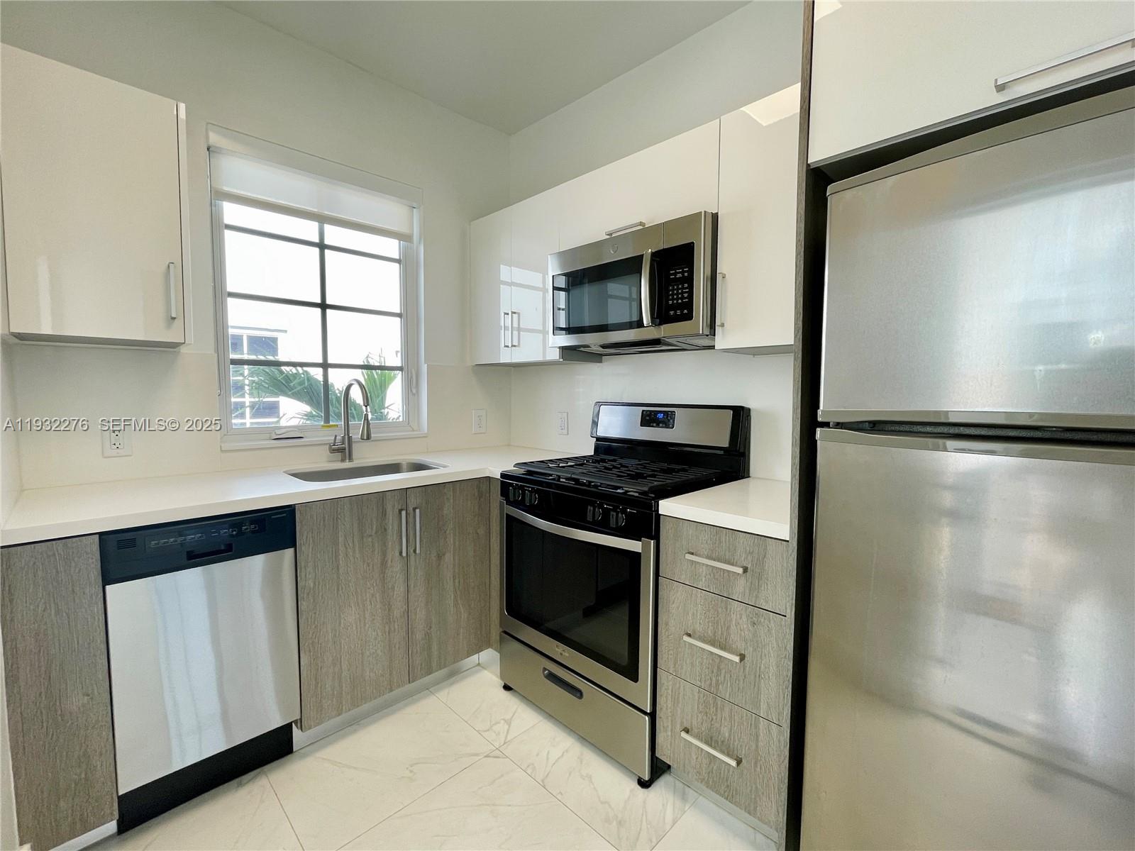 LINCOLN SUB - Residential Lease