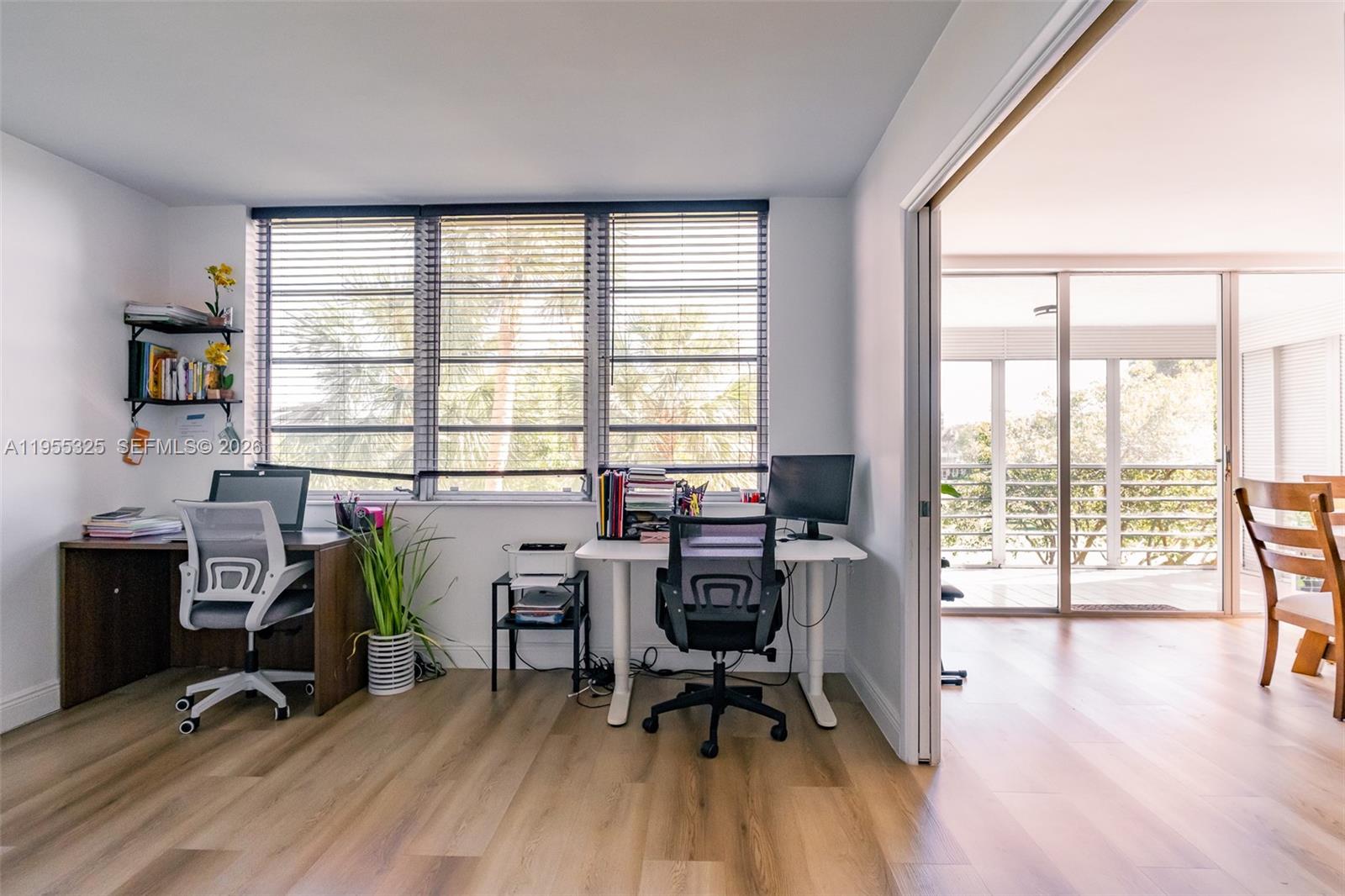 NO 123 PALM-AIRE COUNTRY - Residential