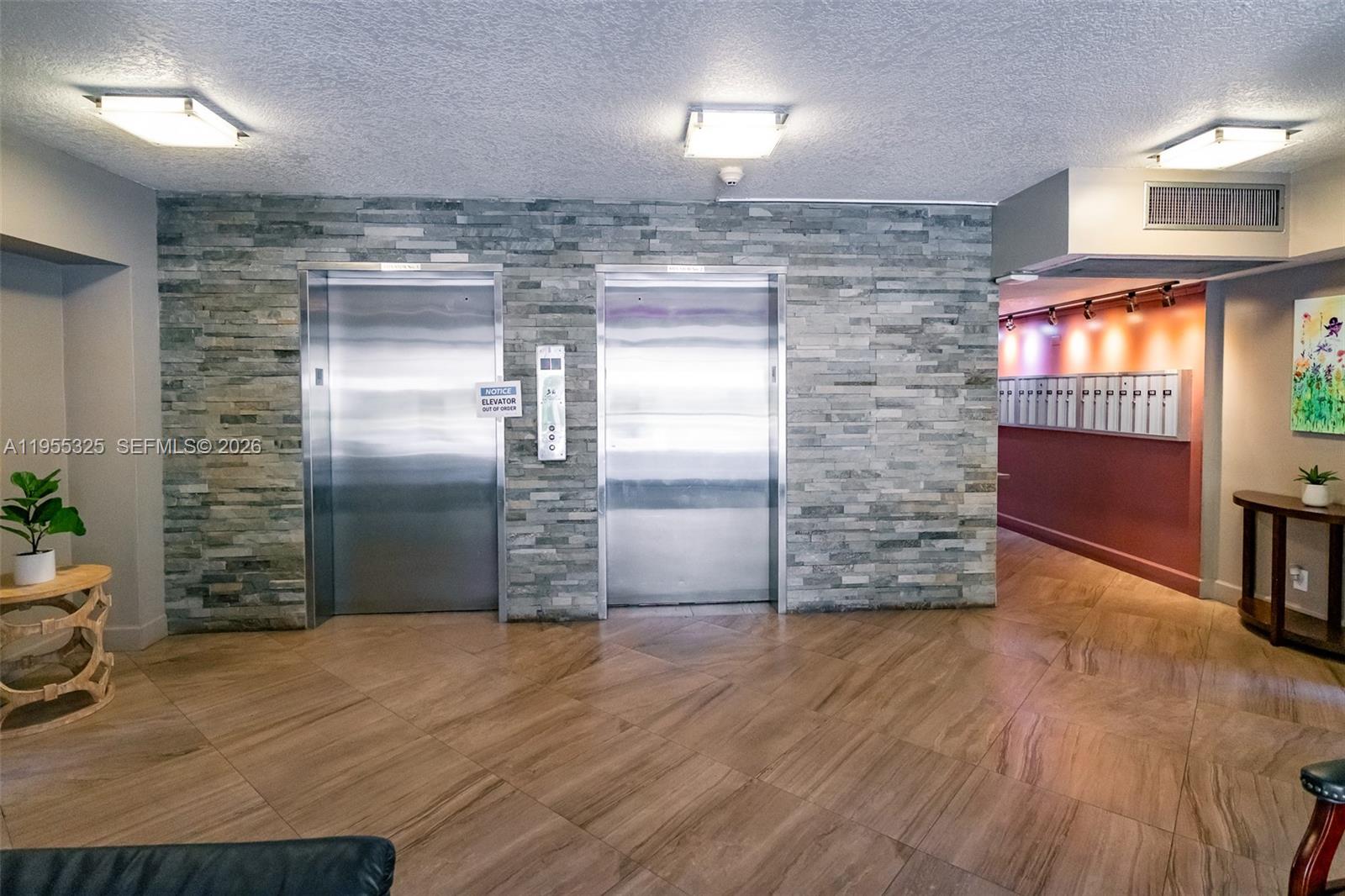 NO 123 PALM-AIRE COUNTRY - Residential