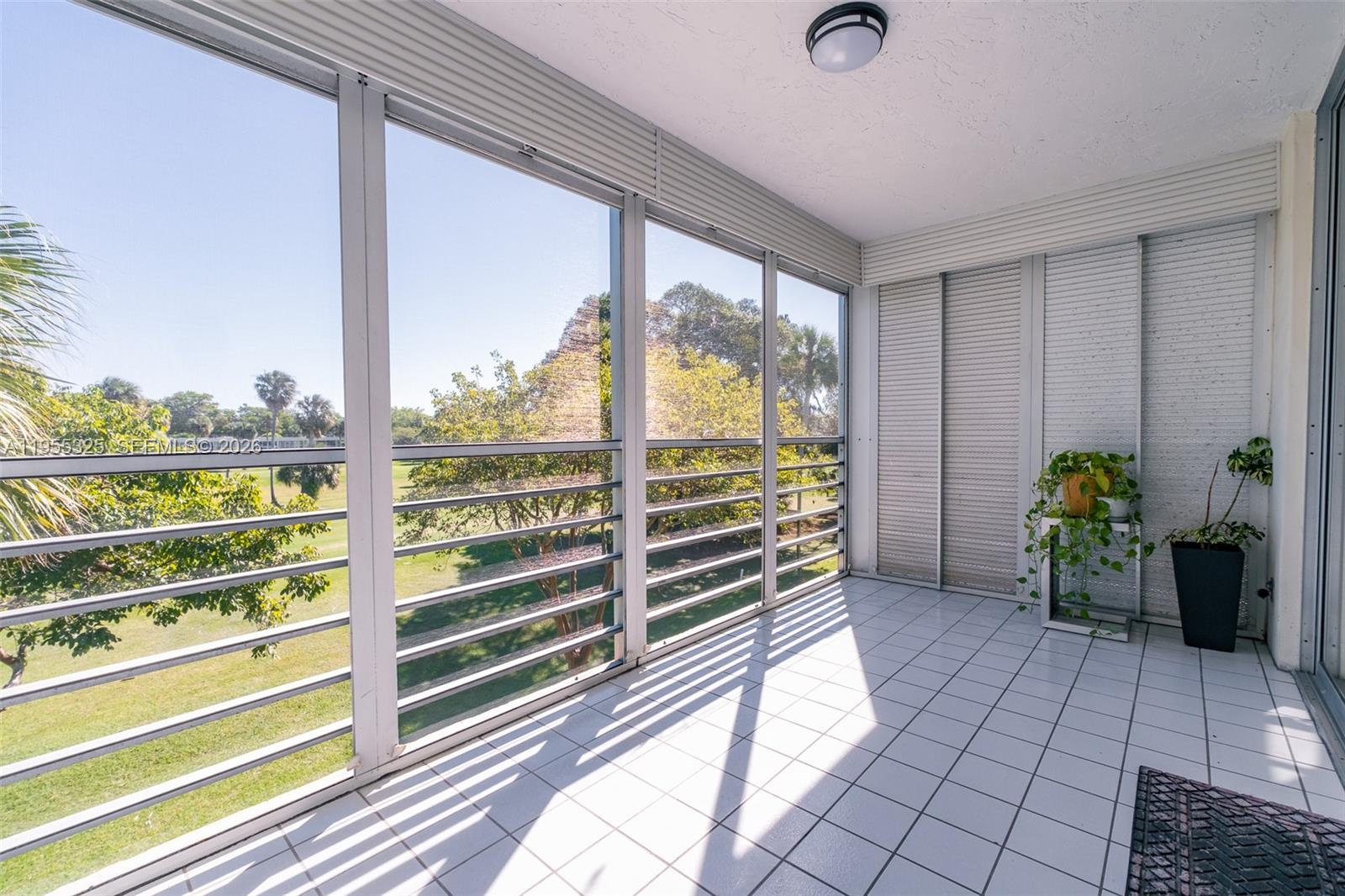 NO 123 PALM-AIRE COUNTRY - Residential