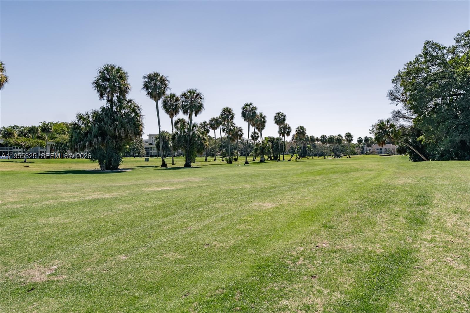 NO 123 PALM-AIRE COUNTRY - Residential