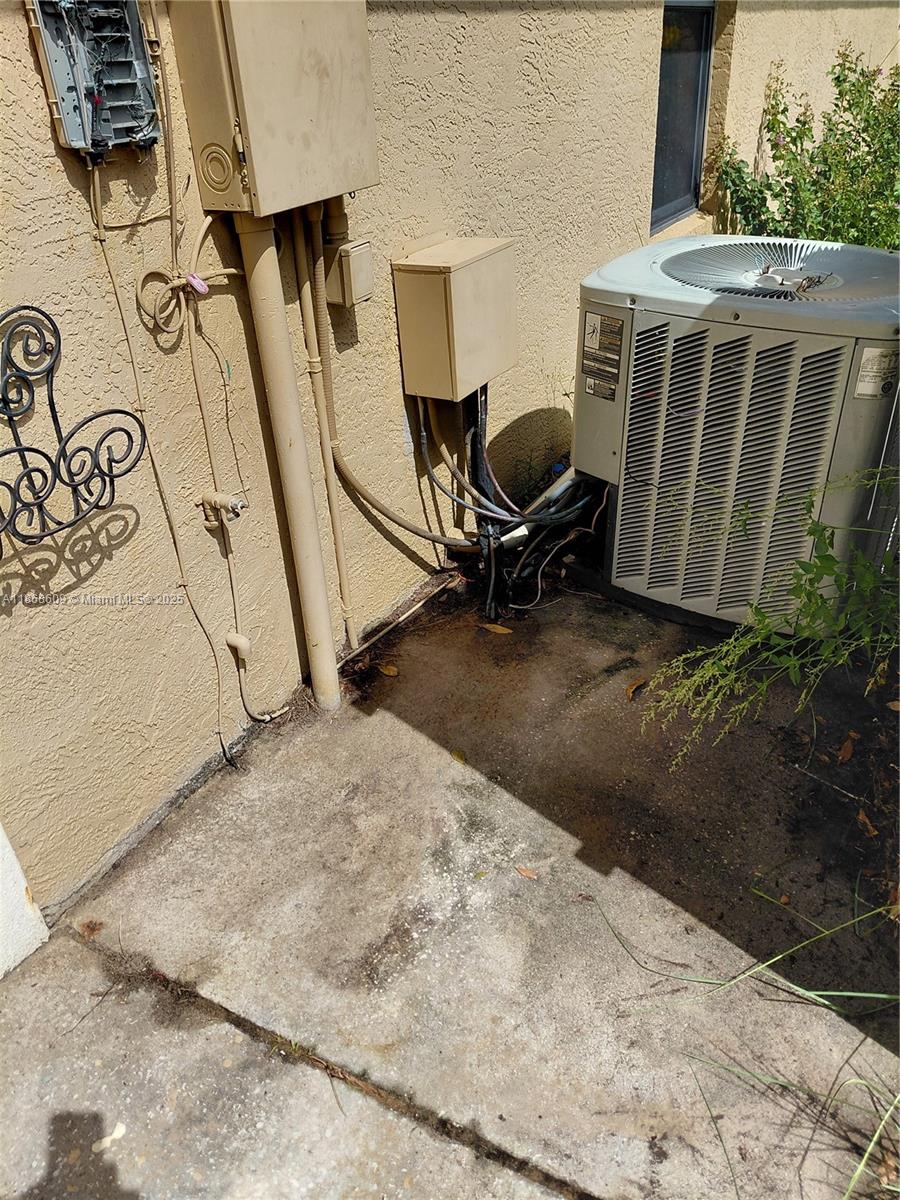 HOLIDAY LAKE AREA - Residential