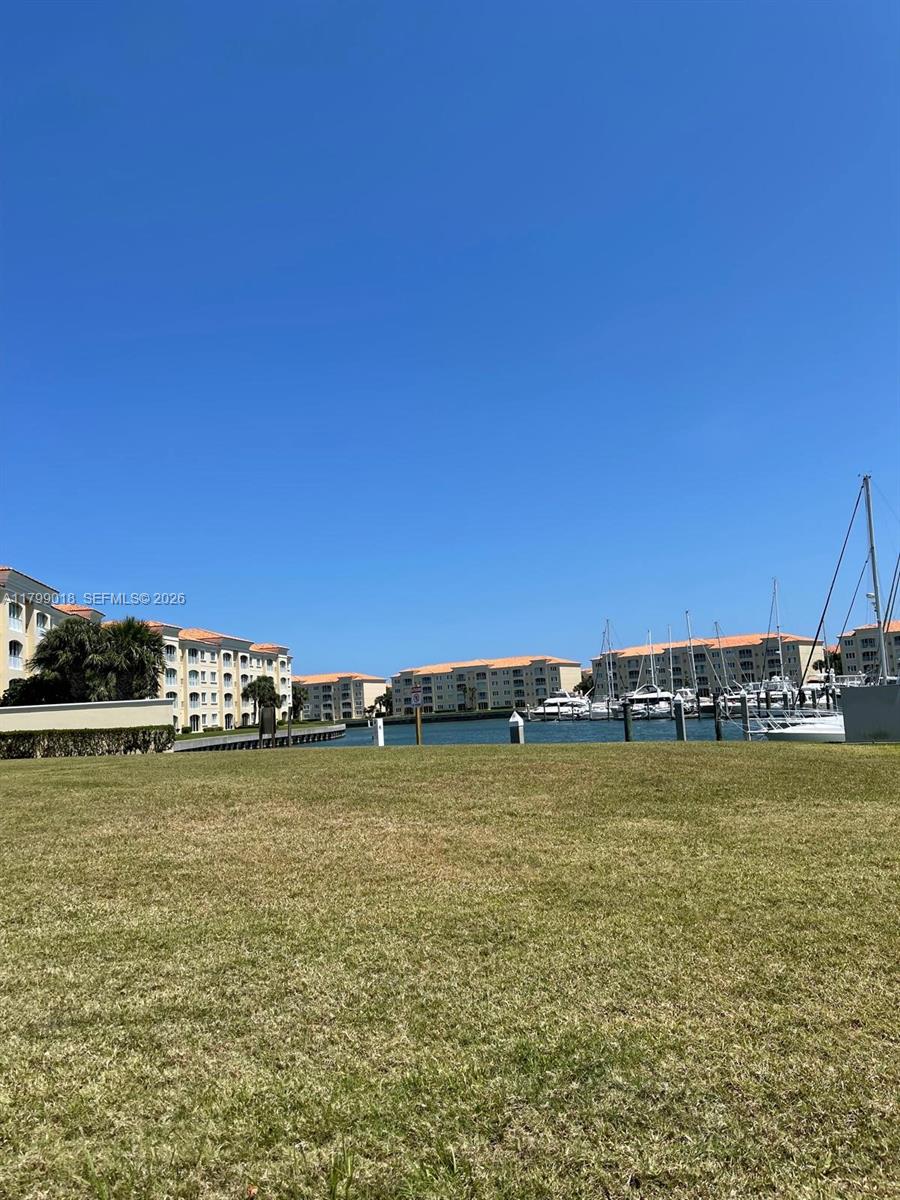 HARBOUR ISLE AT HUTCHINSO - Residential