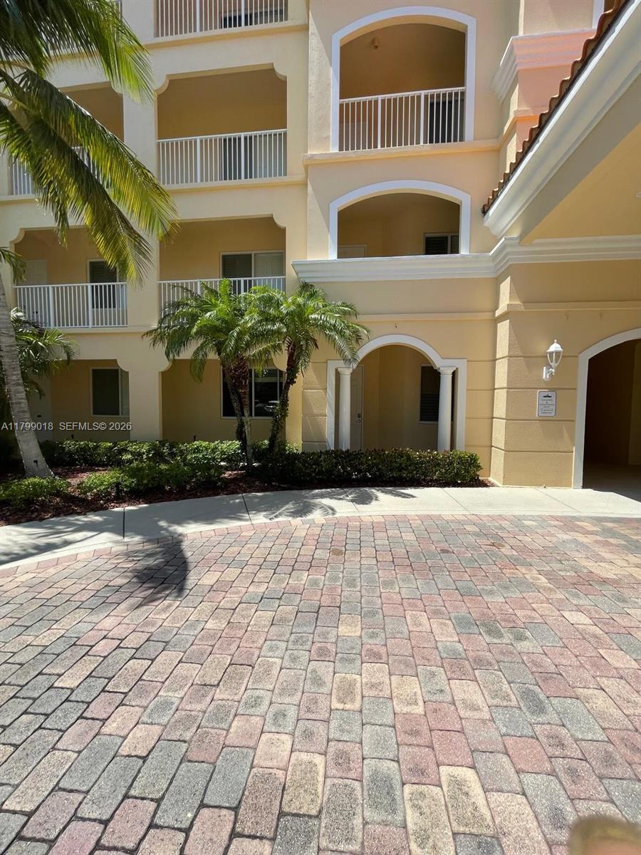 HARBOUR ISLE AT HUTCHINSO - Residential