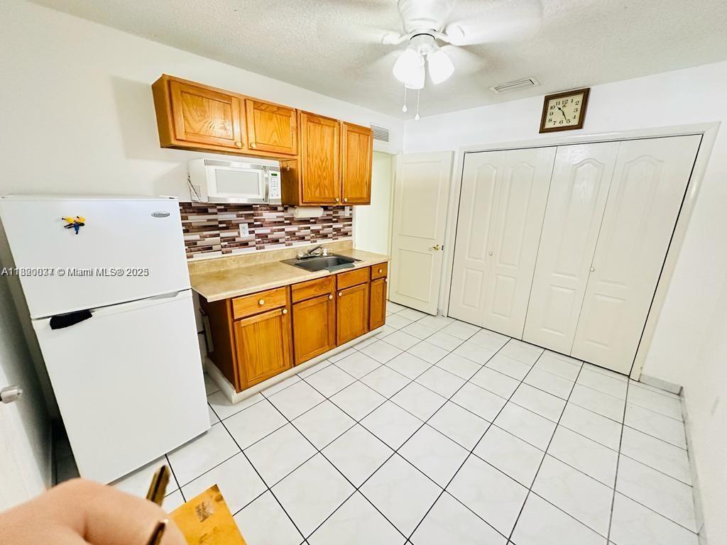 MANGO HILL REPLAT - Residential Lease