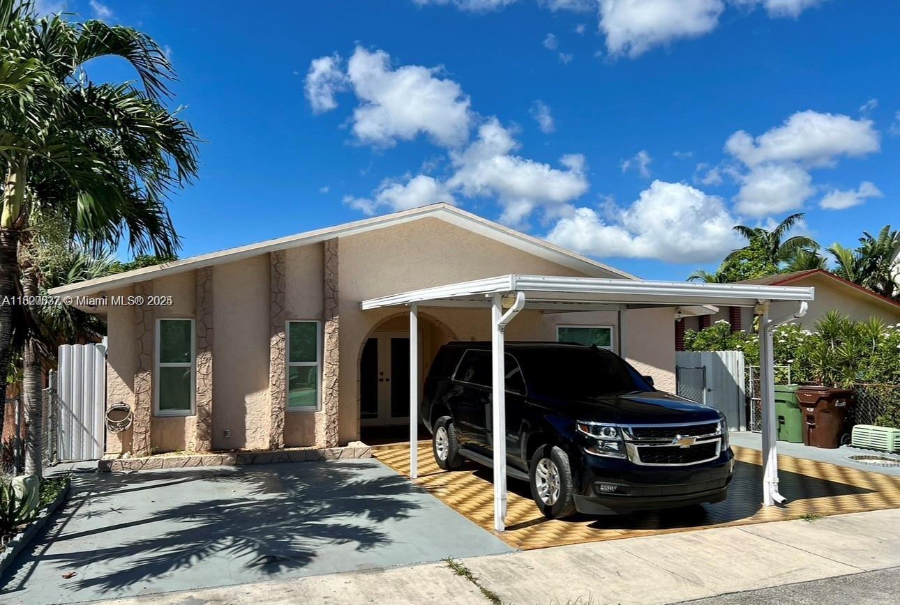 3840 W 10th Dr, Hialeah, Miami-Dade County, Florida - 1 Bedrooms  
1 Bathrooms - 