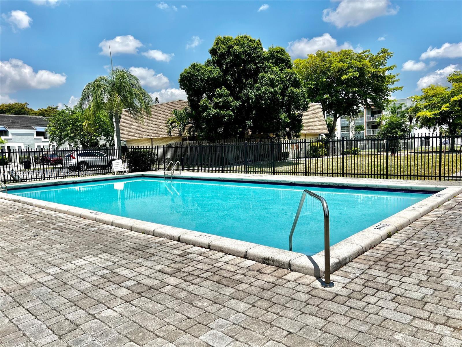 BAY TREE PATIO HOMES COND - Residential
