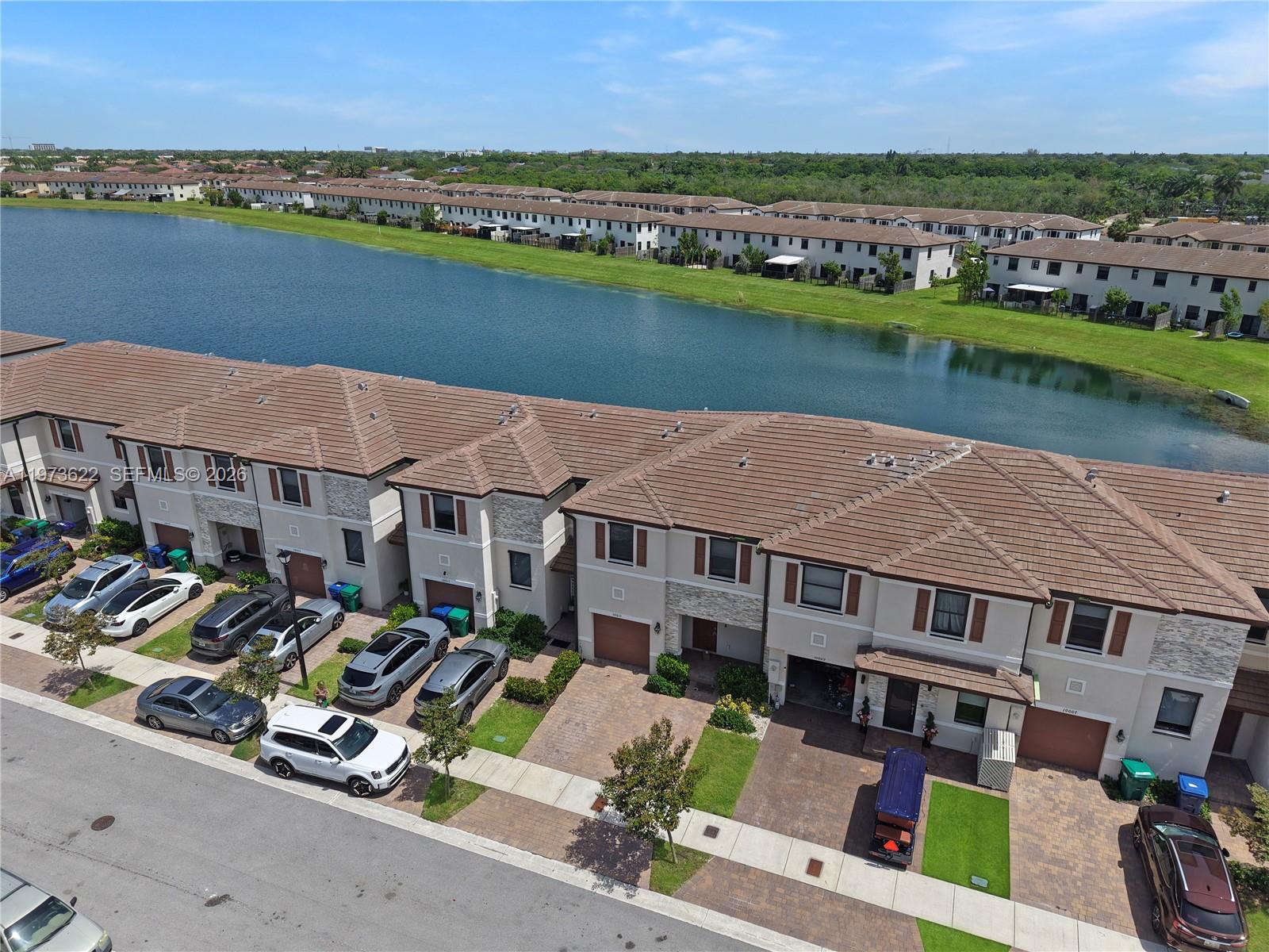 ENCLAVE SOUTH PHASE 2 - Residential