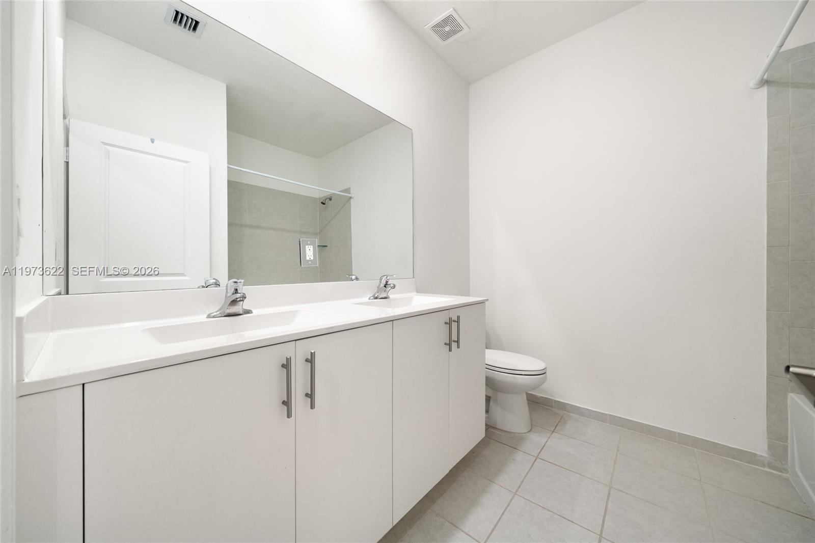 ENCLAVE SOUTH PHASE 2 - Residential