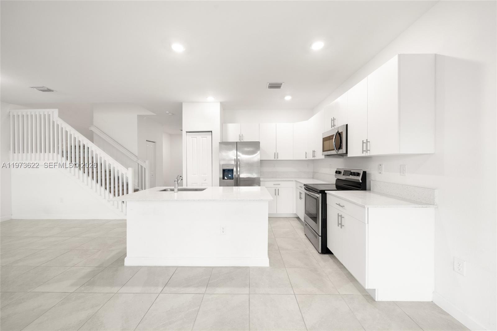 ENCLAVE SOUTH PHASE 2 - Residential