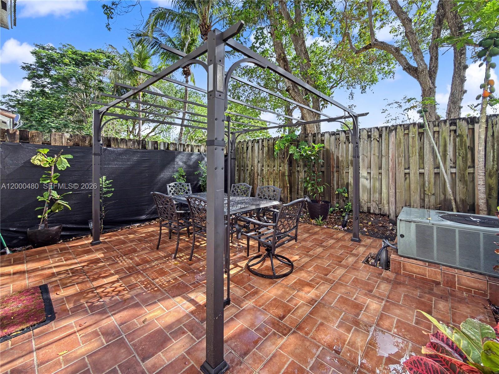 MARBELLA BAY - Residential