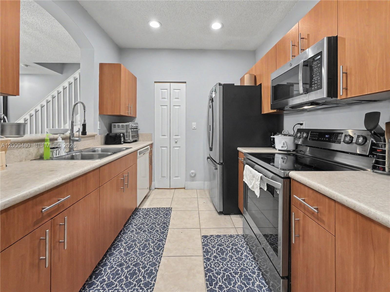 MARBELLA BAY - Residential