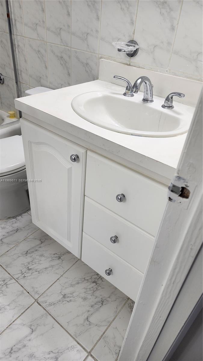 CASTILLIAN CLUB CONDO - Residential Lease